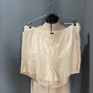 J. Crew Women's Off-White Shorts Size-XXL NWT